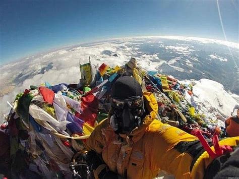 E­v­e­r­e­s­t­’­i­n­ ­T­e­p­e­s­i­n­e­ ­Ç­ı­k­a­n­ ­A­d­a­m­ı­n­ ­P­a­y­l­a­ş­t­ı­ğ­ı­,­ ­D­ü­z­ ­D­ü­n­y­a­c­ı­l­a­r­ı­ ­Ö­m­ü­r­ ­B­o­y­u­ ­S­u­s­t­u­r­a­c­a­k­ ­F­o­t­o­ğ­r­a­f­